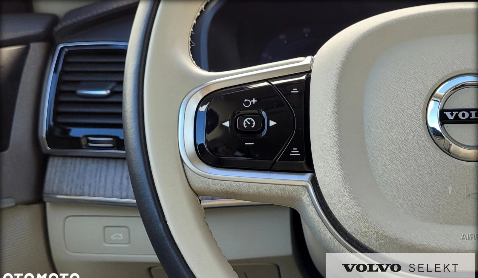 Volvo XC 90 cena 289555 przebieg: 46181, rok produkcji 2023 z Jędrzejów małe 562